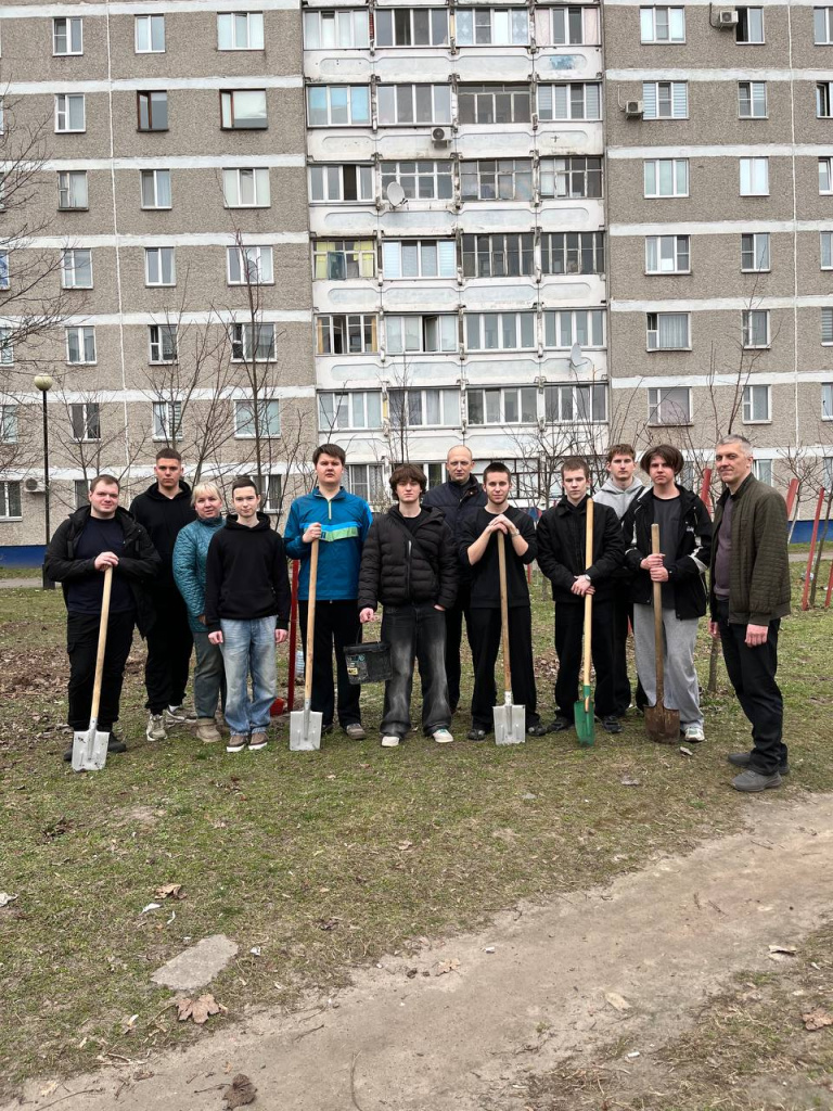 Аллея Якуба Коласа стала зеленее: вместе делаем Гомель лучше!